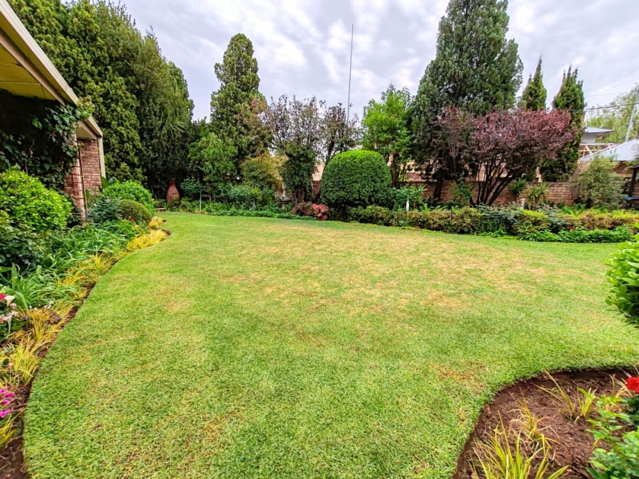 4 Bedroom Property for Sale in Van Der Hoff Park North West